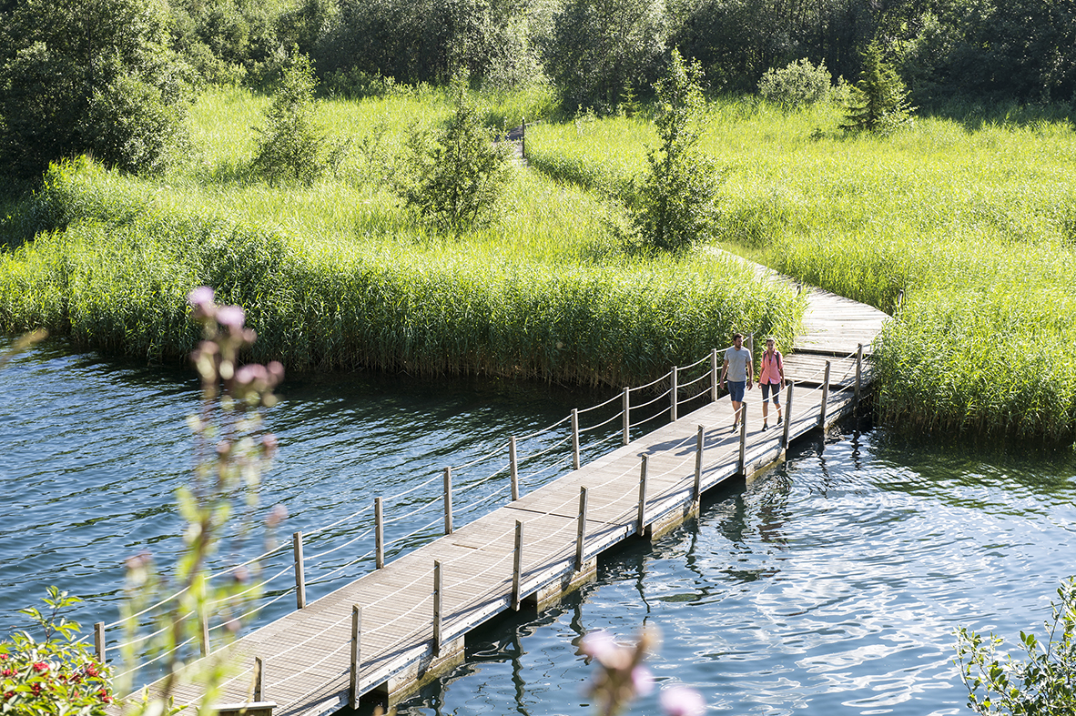 Ferie Sul Lago Di Resia Val Venosta Destate E Dinverno